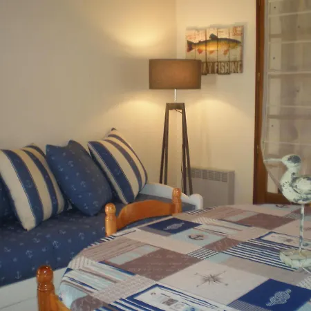 Holiday home Maison Avec Jardin Proche Et Foret - - Fr-1-22-217