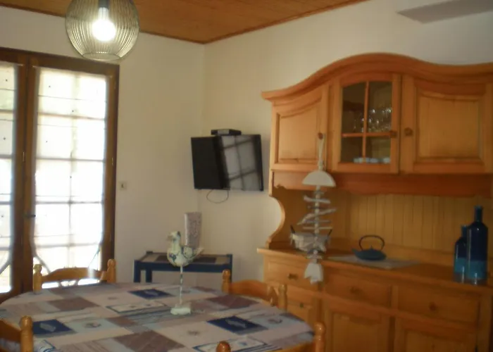 Maison Avec Jardin Proche Et Forêt - - Fr-1-22-217